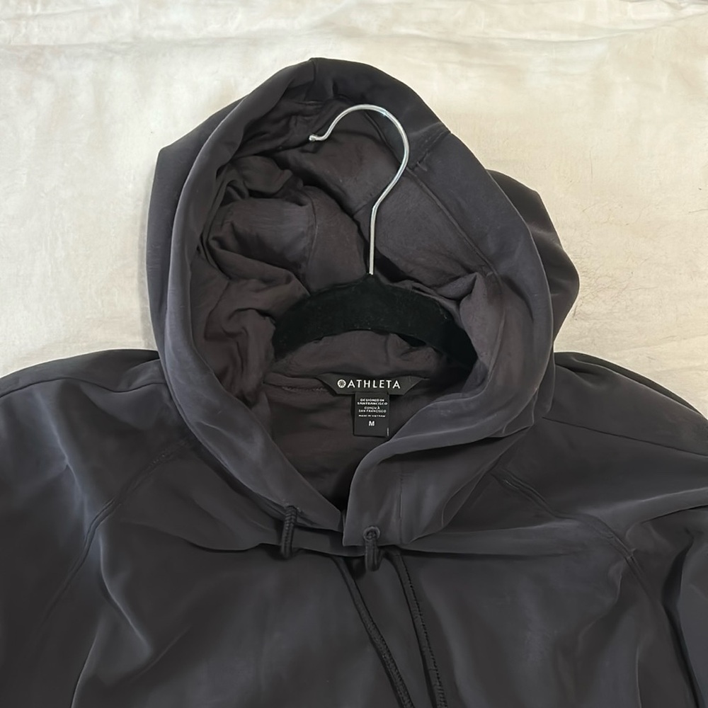 Athleta Seasoft sweatshirt never worn tag fell off